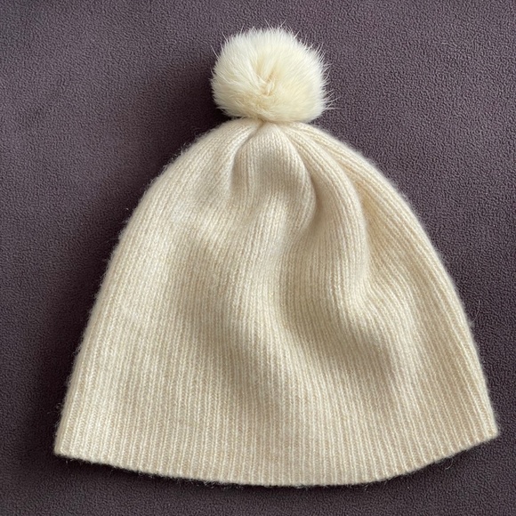 Tahari Women's 100% Cashmere Beanie Hat Winter Tuque with Fur Pom Pom - Genuine - Picture 1 of 2